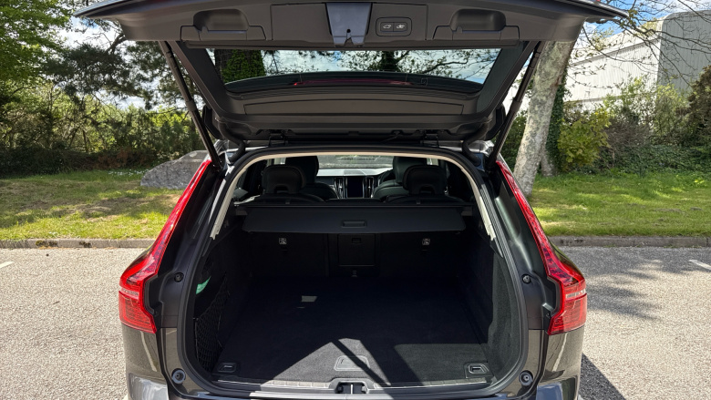 Volvo Xc60 2.0 B5P Inscription 5dr AWD Geartronic Petrol Estate